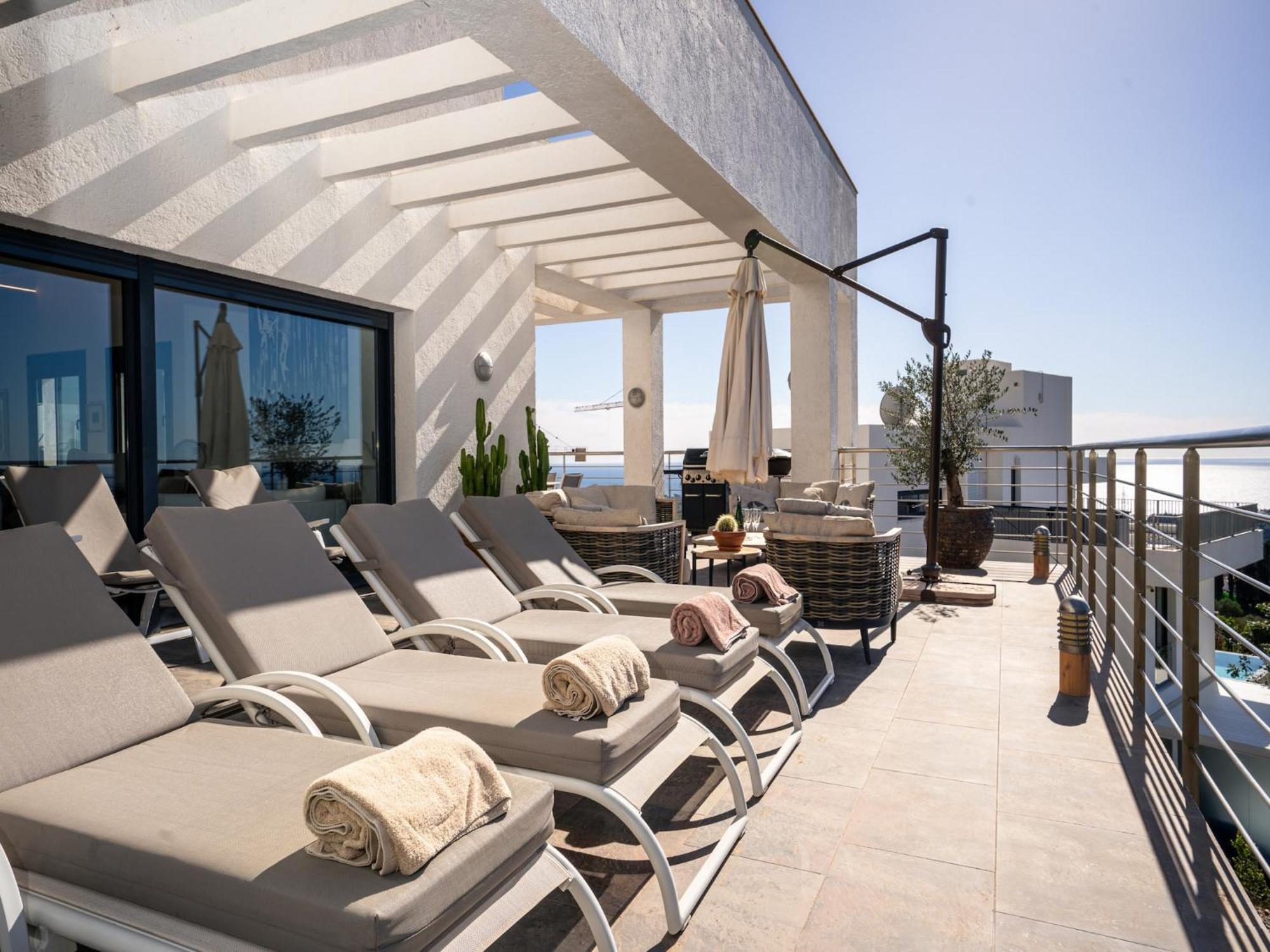 Villa Lavish With Private Pool